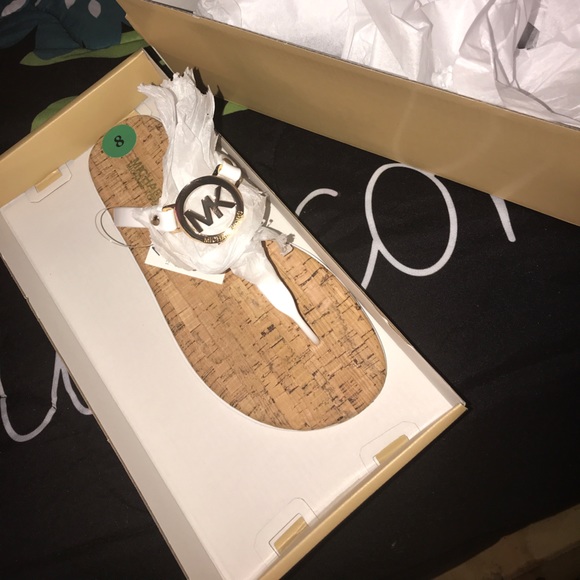 Michael Kors - Picture 1 of 1